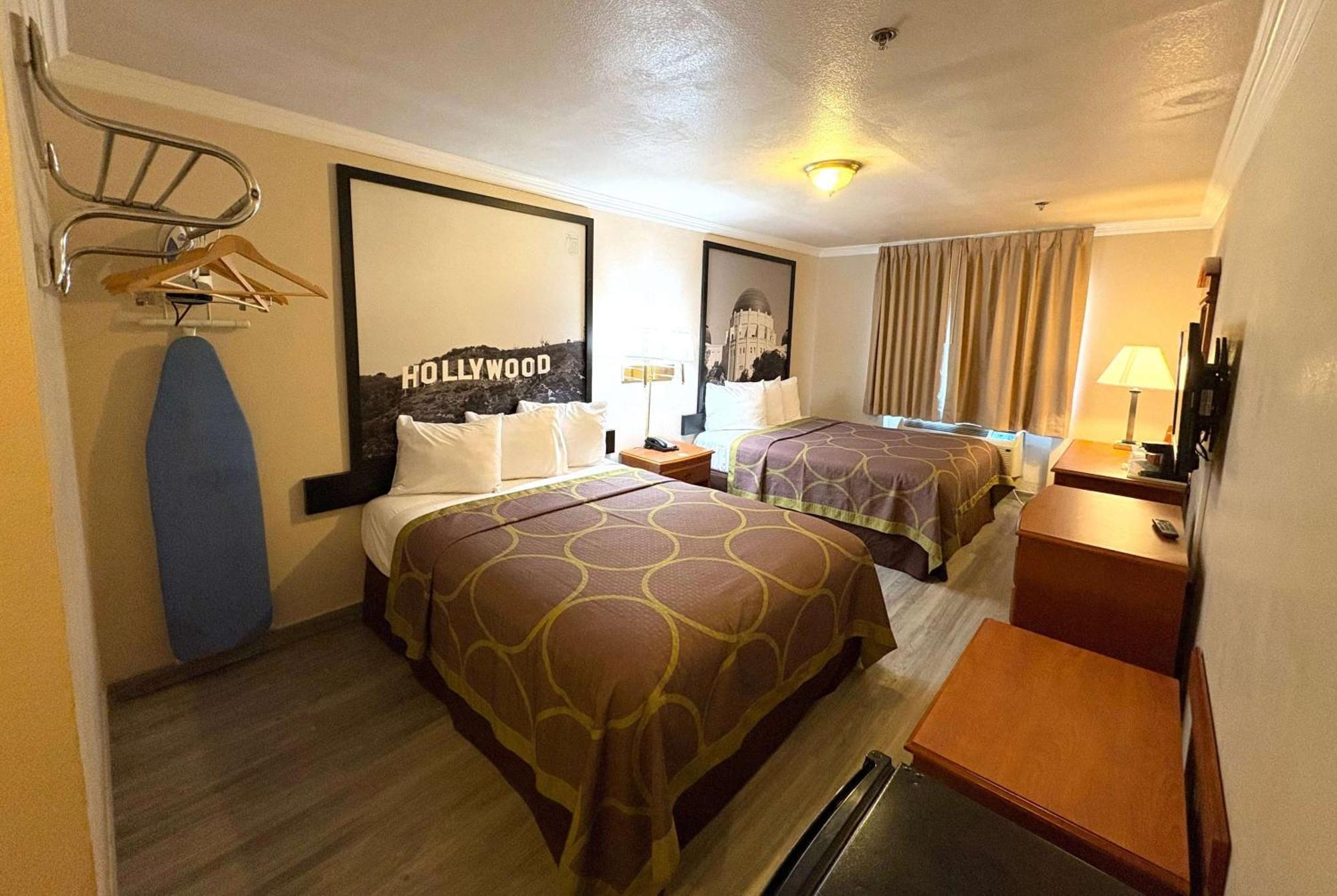 Motel Super 8 By Wyndham Hollywood/La Area Los Ángeles Exterior foto